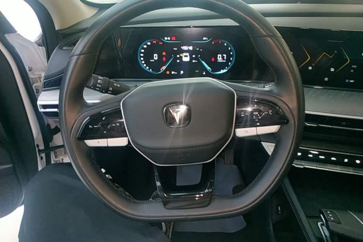Used CHANGAN Eado 2023 Changan Edition PLUS Blue Whale NE 1.4T GDI DCT Prestige Version Steering Wheel
