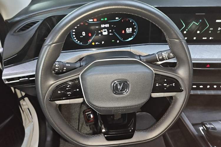 Used CHANGAN Eado 2023 Changan Edition PLUS Blue Whale NE 1.4T GDI DCT Prestige Version Steering Wheel