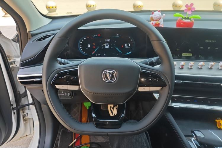 Used CHANGAN Eado 2023 Changan Edition PLUS Blue Whale NE 1.4T GDI DCT Prestige Version Steering Wheel