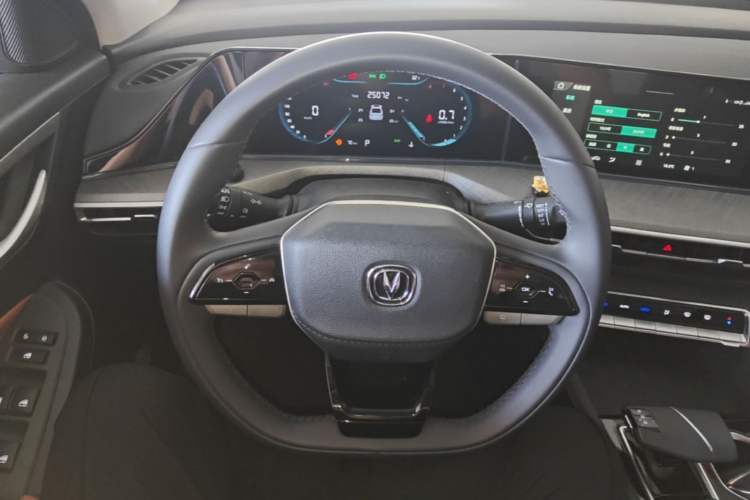Used CHANGAN Eado 2023 Changan Edition PLUS Blue Whale NE 1.4T GDI DCT Prestige Version Steering Wheel