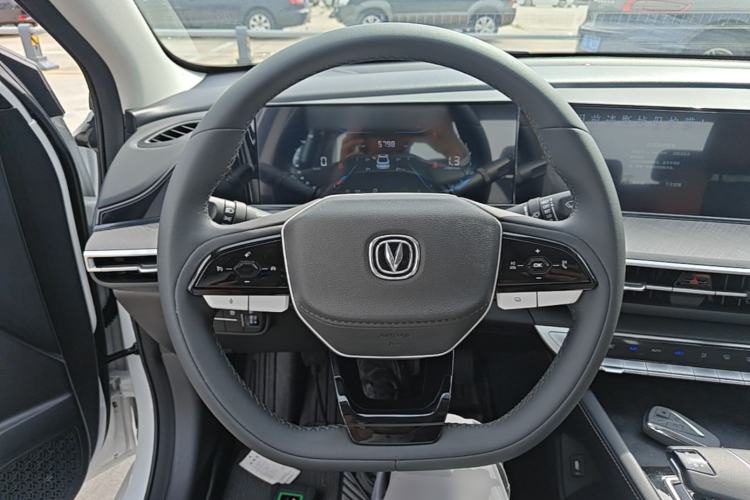Used CHANGAN Eado 2023 Changan Edition PLUS Blue Whale NE 1.4T GDI DCT Prestige Version Steering Wheel