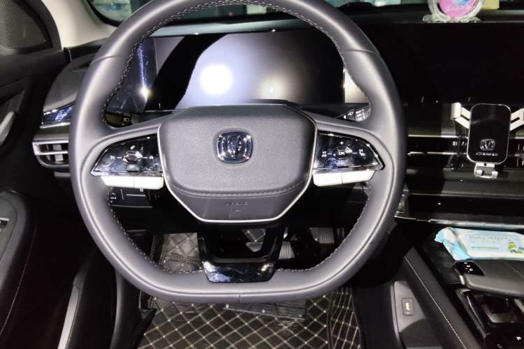 Used CHANGAN Eado 2023 Changan Edition PLUS Blue Whale NE 1.4T GDI DCT Prestige Version Steering Wheel