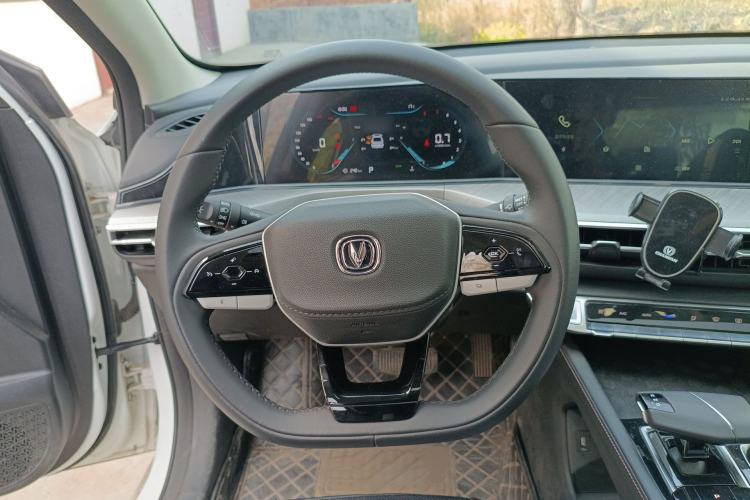 Used CHANGAN Eado 2023 Changan Edition PLUS Blue Whale NE 1.4T GDI DCT Prestige Version Steering Wheel