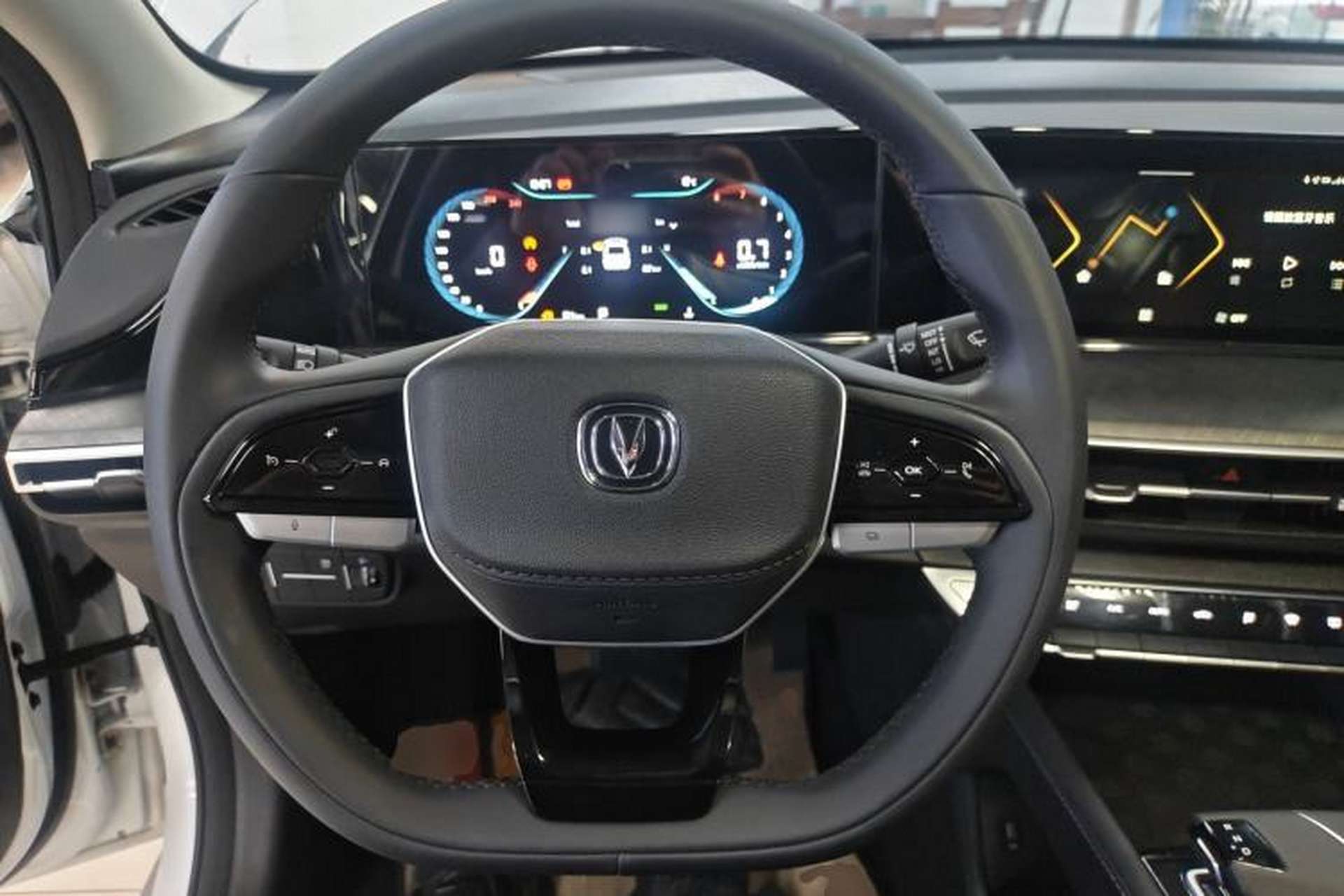Used CHANGAN Eado 2023 Changan Edition PLUS Blue Whale NE 1.4T GDI DCT Prestige Version Steering Wheel