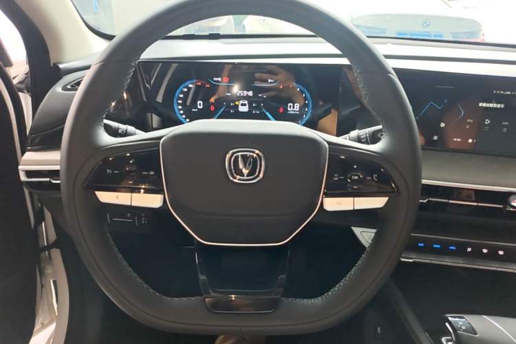 Used CHANGAN Eado 2023 Changan Edition PLUS Blue Whale NE 1.4T GDI DCT Prestige Version Steering Wheel