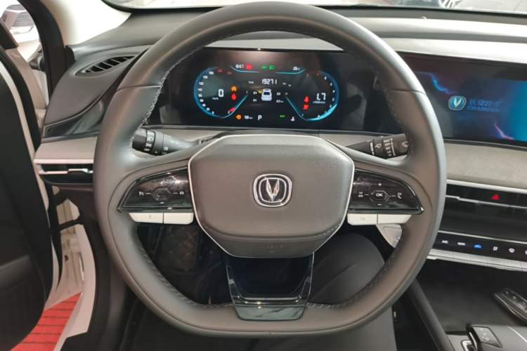 Used CHANGAN Eado 2023 Changan Edition PLUS Blue Whale NE 1.4T GDI DCT Prestige Version Steering Wheel