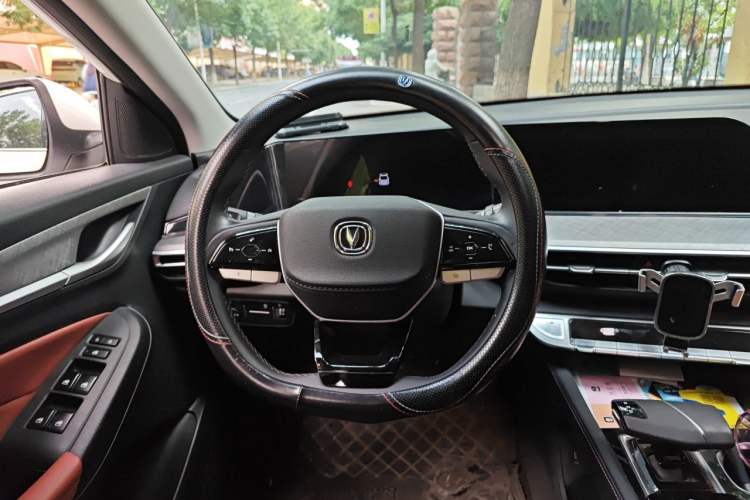 Used CHANGAN Eado 2023 Changan Edition PLUS Blue Whale NE 1.4T GDI DCT Prestige Version Steering Wheel
