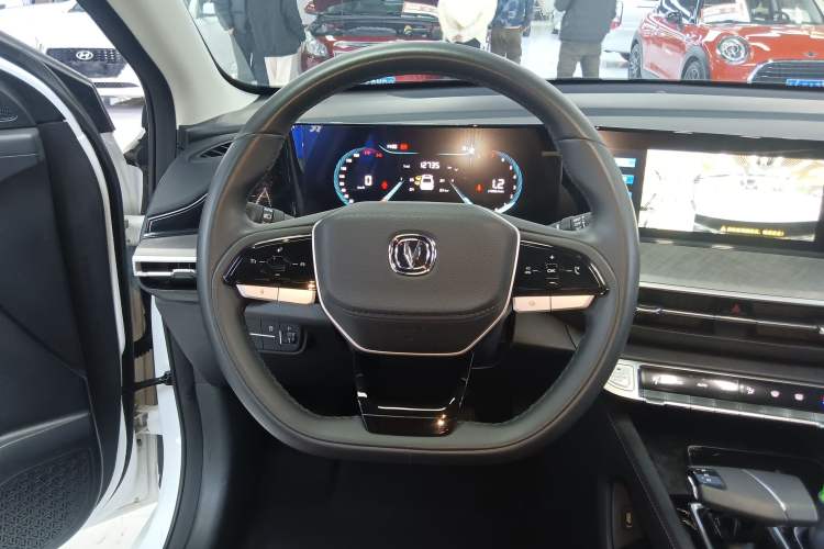 Used CHANGAN Eado 2023 Changan Edition PLUS Blue Whale NE 1.4T GDI DCT Prestige Version Steering Wheel