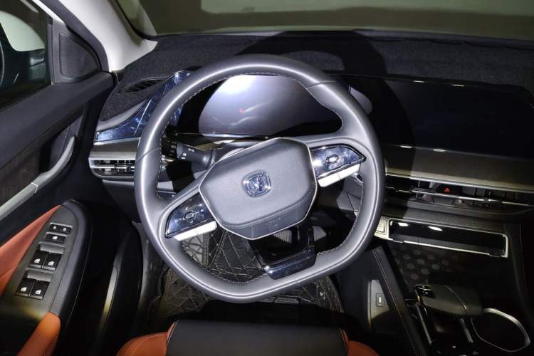 Used CHANGAN Eado 2023 Changan Edition PLUS Blue Whale NE 1.4T GDI DCT Prestige Version Steering Wheel