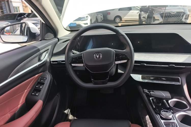 Used CHANGAN Eado 2023 Changan Edition PLUS Blue Whale NE 1.4T GDI DCT Prestige Version Steering Wheel