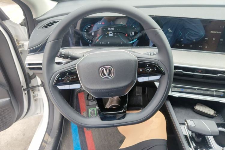 Used CHANGAN Eado 2023 Changan Edition PLUS Blue Whale NE 1.4T GDI DCT Prestige Version Steering Wheel