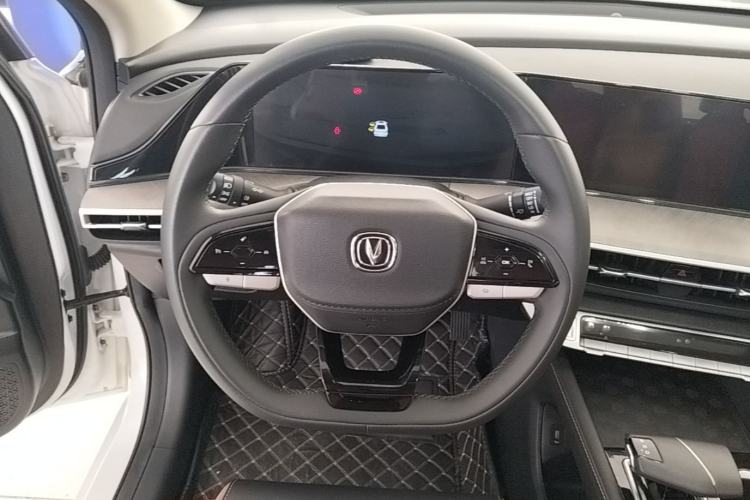 Used CHANGAN Eado 2023 Changan Edition PLUS Blue Whale NE 1.4T GDI DCT Prestige Version Steering Wheel