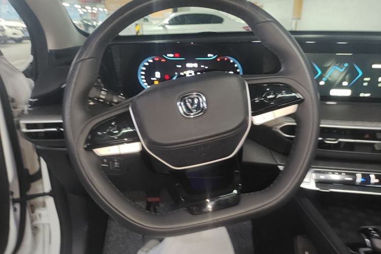 Used CHANGAN Eado 2023 Changan Edition PLUS Blue Whale NE 1.4T GDI DCT Prestige Version Steering Wheel