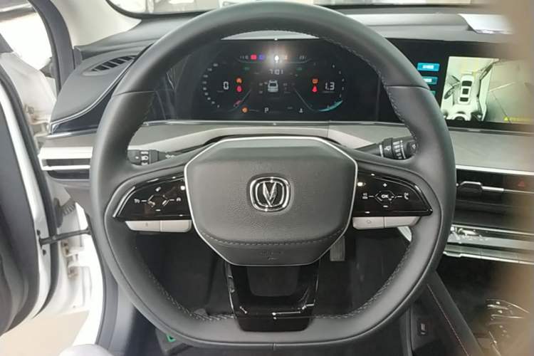 Used CHANGAN Eado 2023 Changan Edition PLUS Blue Whale NE 1.4T GDI DCT Prestige Version Steering Wheel