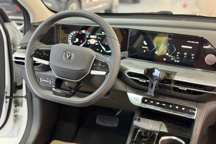Used CHANGAN Eado 2023 Changan Edition PLUS Blue Whale NE 1.4T GDI DCT Prestige Version Steering Wheel