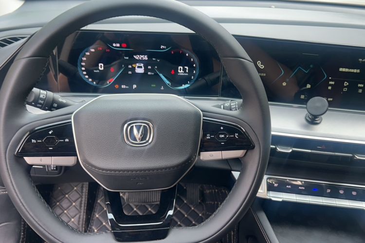 Used CHANGAN Eado 2023 Changan Edition PLUS Blue Whale NE 1.4T GDI DCT Prestige Version Steering Wheel