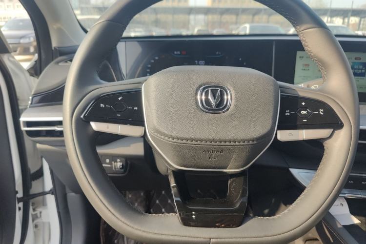 Used CHANGAN Eado 2023 Changan Edition PLUS Blue Whale NE 1.4T GDI DCT Prestige Version Steering Wheel