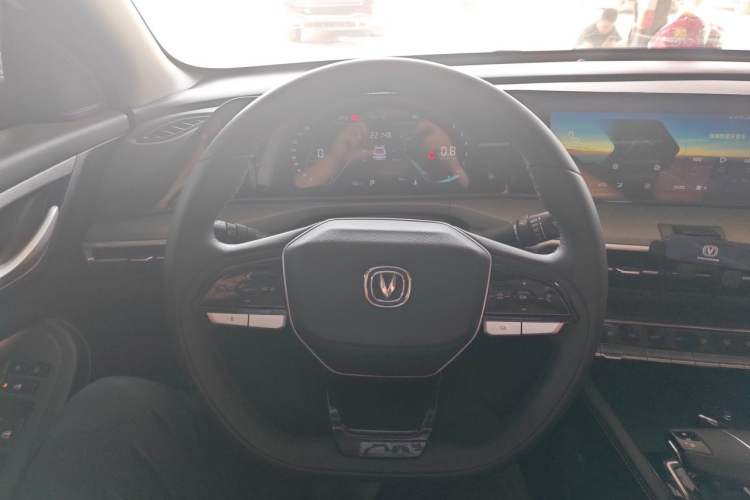 Used CHANGAN Eado 2023 Changan Edition PLUS Blue Whale NE 1.4T GDI DCT Prestige Version Steering Wheel