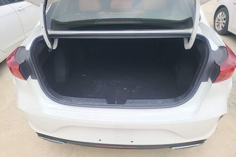 Used CHANGAN Eado 2023 Changan Edition PLUS Blue Whale NE 1.4T GDI DCT Prestige Version Trunk