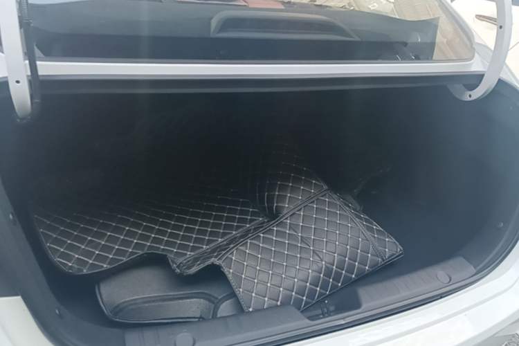 Used CHANGAN Eado 2023 Changan Edition PLUS Blue Whale NE 1.4T GDI DCT Prestige Version Trunk