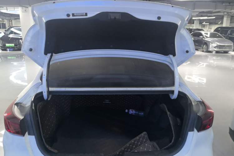 Used CHANGAN Eado 2023 Changan Edition PLUS Blue Whale NE 1.4T GDI DCT Prestige Version Trunk