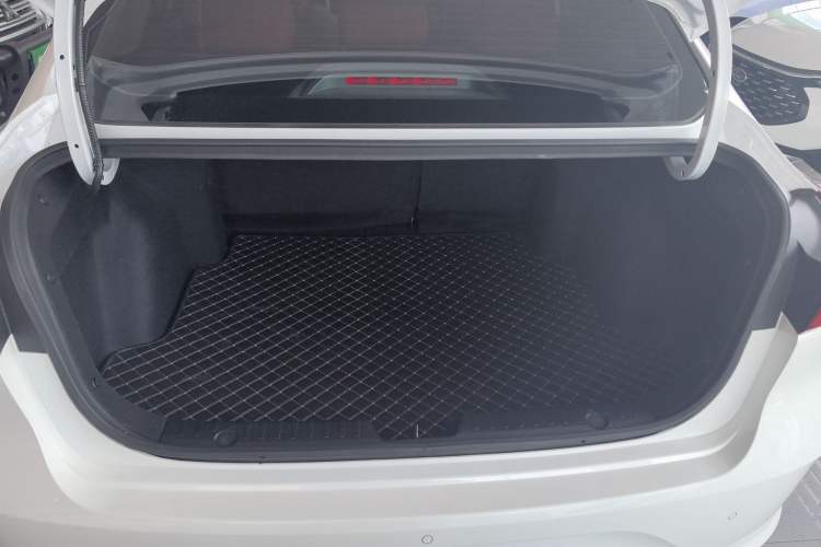 Used CHANGAN Eado 2023 Changan Edition PLUS Blue Whale NE 1.4T GDI DCT Prestige Version Trunk