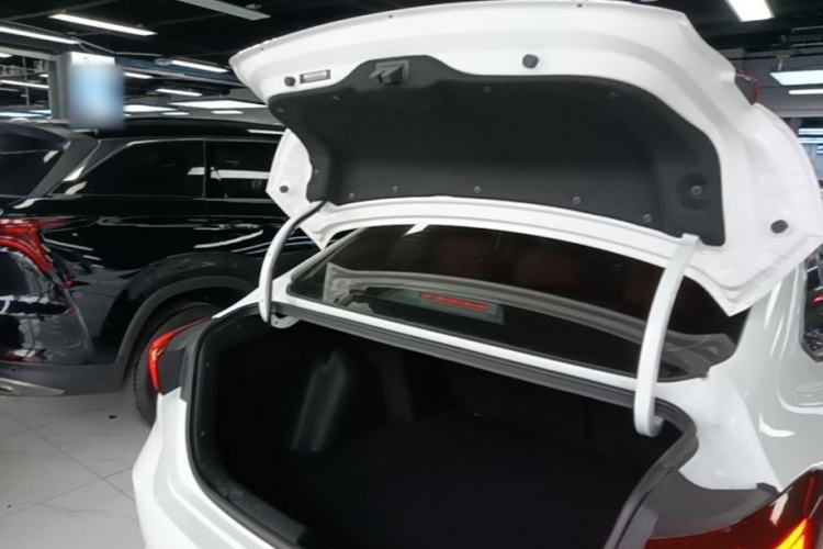 Used CHANGAN Eado 2023 Changan Edition PLUS Blue Whale NE 1.4T GDI DCT Prestige Version Trunk