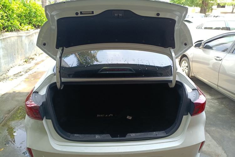 Used CHANGAN Eado 2023 Changan Edition PLUS Blue Whale NE 1.4T GDI DCT Prestige Version Trunk