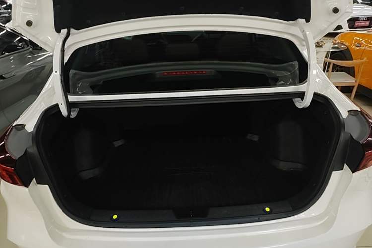 Used CHANGAN Eado 2023 Changan Edition PLUS Blue Whale NE 1.4T GDI DCT Prestige Version Trunk