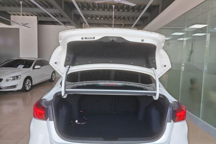 Used CHANGAN Eado 2023 Changan Edition PLUS Blue Whale NE 1.4T GDI DCT Prestige Version Trunk