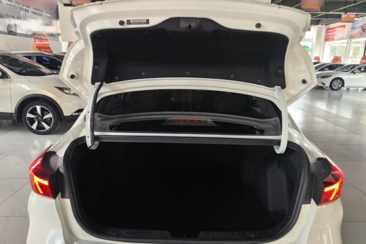 Used CHANGAN Eado 2023 Changan Edition PLUS Blue Whale NE 1.4T GDI DCT Prestige Version Trunk