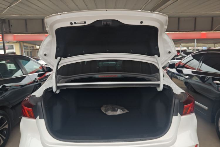 Used CHANGAN Eado 2023 Changan Edition PLUS Blue Whale NE 1.4T GDI DCT Prestige Version Trunk