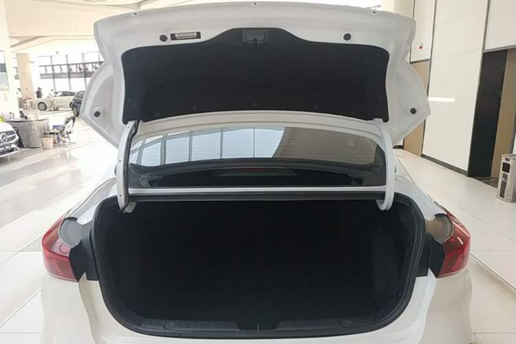 Used CHANGAN Eado 2023 Changan Edition PLUS Blue Whale NE 1.4T GDI DCT Prestige Version Trunk