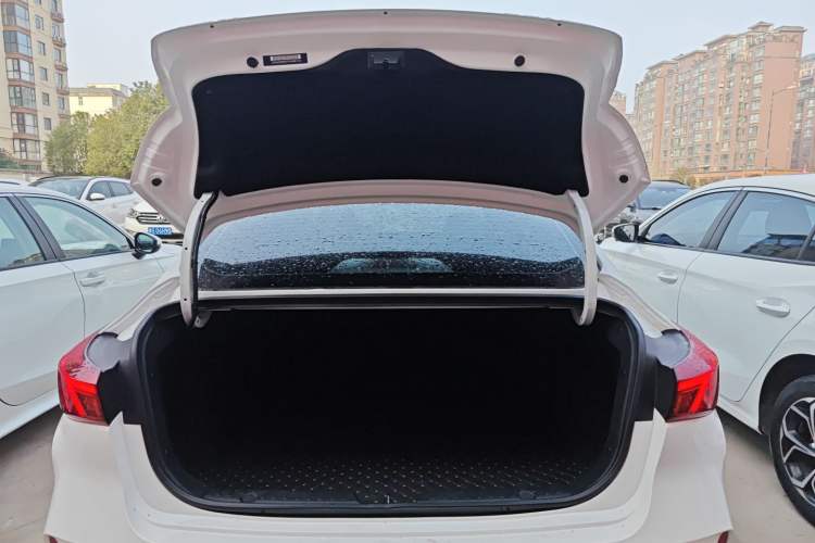 Used CHANGAN Eado 2023 Changan Edition PLUS Blue Whale NE 1.4T GDI DCT Prestige Version Trunk