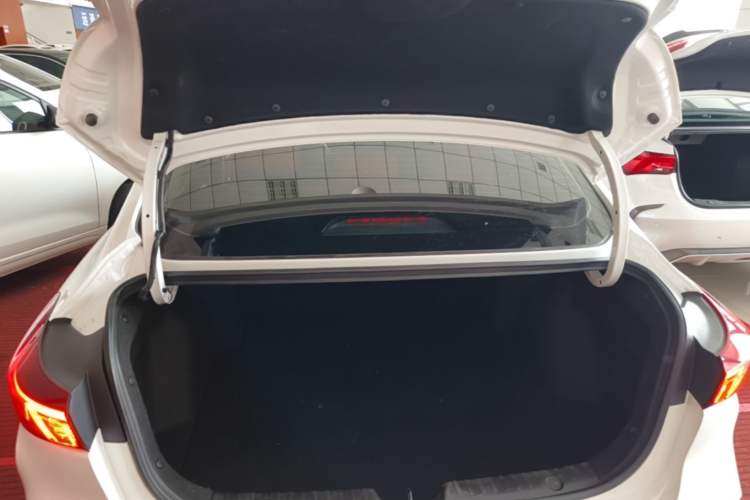 Used CHANGAN Eado 2023 Changan Edition PLUS Blue Whale NE 1.4T GDI DCT Prestige Version Trunk