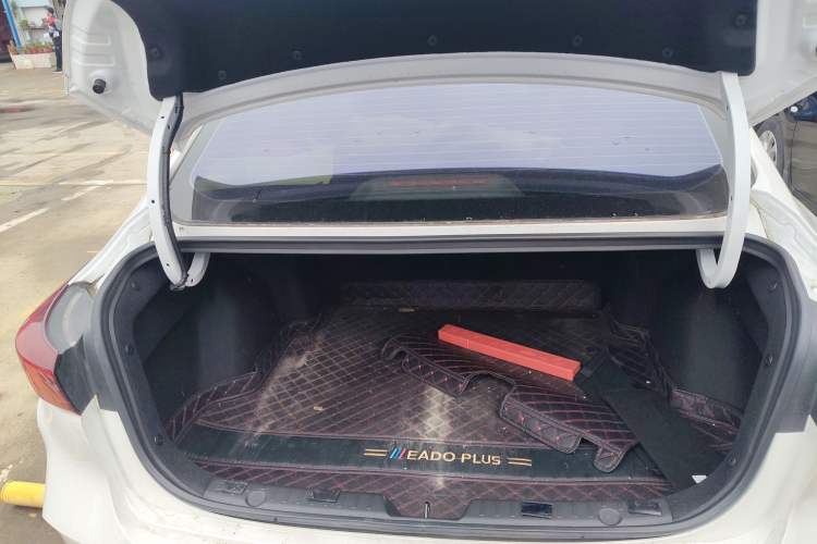 Used CHANGAN Eado 2023 Changan Edition PLUS Blue Whale NE 1.4T GDI DCT Prestige Version Trunk