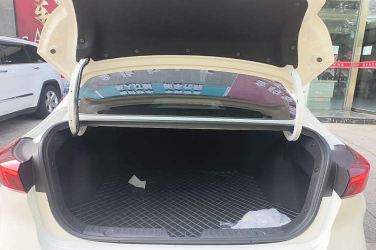 Used CHANGAN Eado 2023 Changan Edition PLUS Blue Whale NE 1.4T GDI DCT Prestige Version Trunk