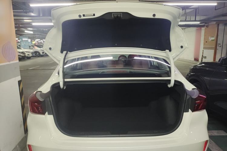 Used CHANGAN Eado 2023 Changan Edition PLUS Blue Whale NE 1.4T GDI DCT Prestige Version Trunk