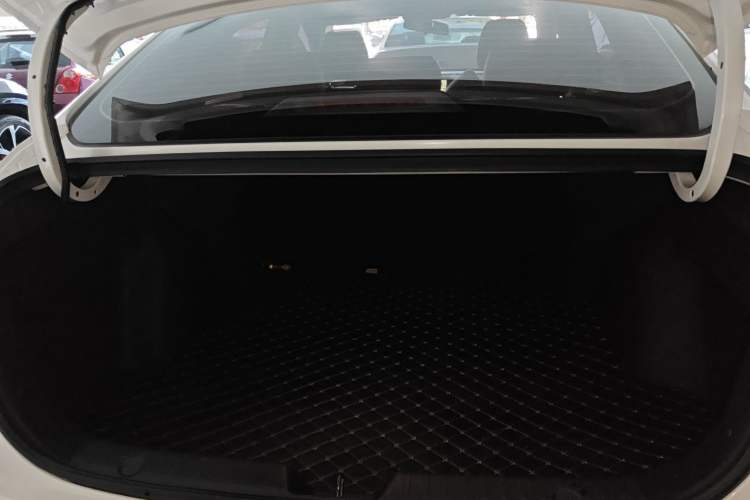 Used CHANGAN Eado 2023 Changan Edition PLUS Blue Whale NE 1.4T GDI DCT Prestige Version Trunk