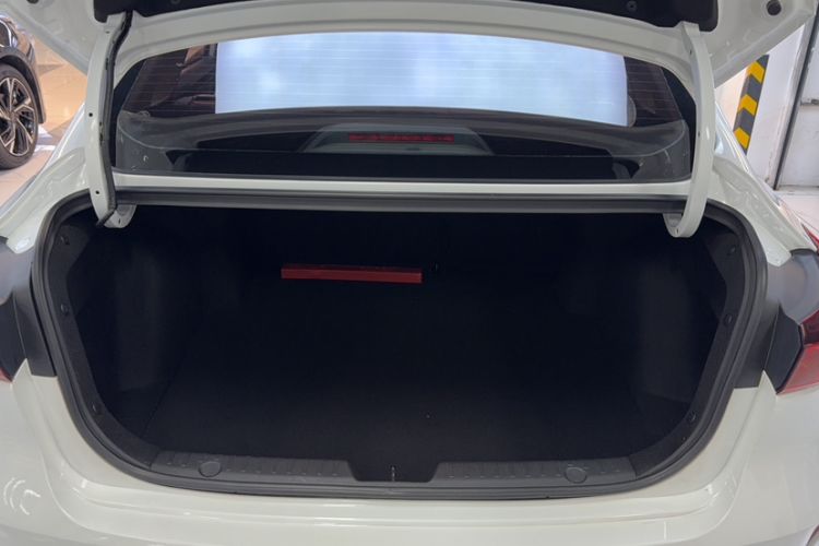 Used CHANGAN Eado 2023 Changan Edition PLUS Blue Whale NE 1.4T GDI DCT Prestige Version Trunk
