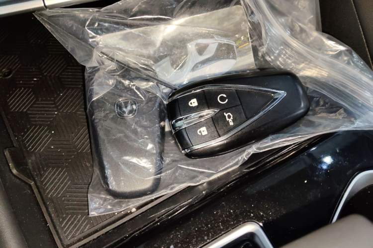 Used CHANGAN Eado 2023 Changan Edition PLUS Blue Whale NE 1.4T GDI DCT Prestige Version Vehicle Key