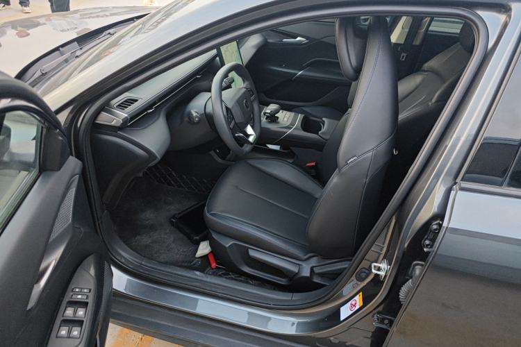 Used CHANGAN Eado 2024 1.5T GDI Automatic Prestige Edition Driver Seat