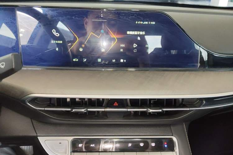Used CHANGAN Eado 2024 PLUS Blue Whale NE 1.4T GDI DCT High-Energy Edition Audio And AC Panel