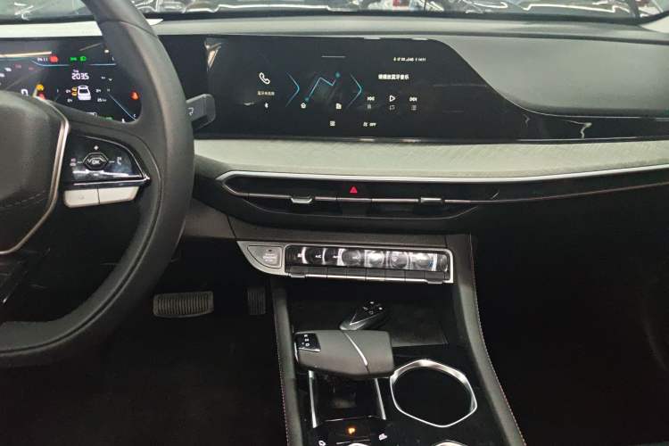 Used CHANGAN Eado 2024 PLUS Blue Whale NE 1.4T GDI DCT High-Energy Edition Audio And AC Panel