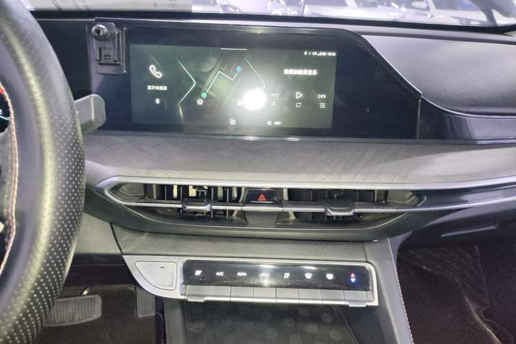 Used CHANGAN Eado 2024 PLUS Blue Whale NE 1.4T GDI DCT High-Energy Edition Audio And AC Panel