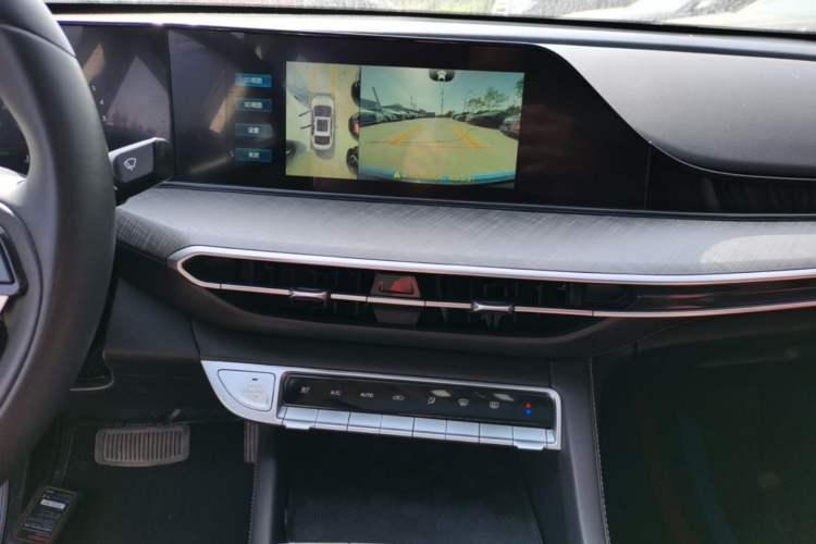 Used CHANGAN Eado 2024 PLUS Blue Whale NE 1.4T GDI DCT High-Energy Edition Audio And AC Panel