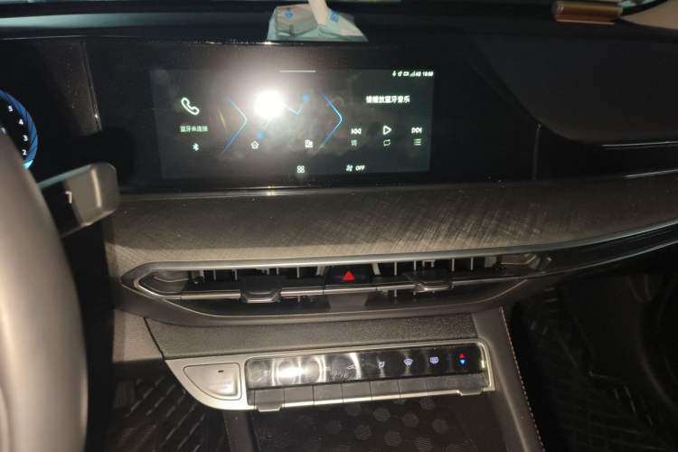 Used CHANGAN Eado 2024 PLUS Blue Whale NE 1.4T GDI DCT High-Energy Edition Audio And AC Panel