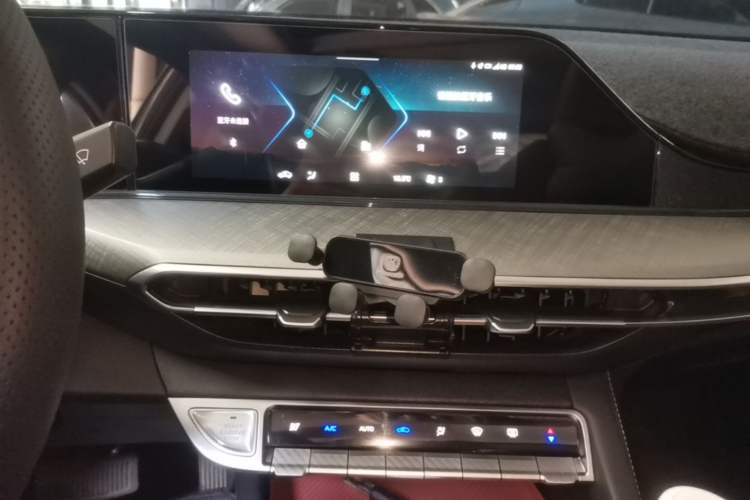 Used CHANGAN Eado 2024 PLUS Blue Whale NE 1.4T GDI DCT High-Energy Edition Audio And AC Panel