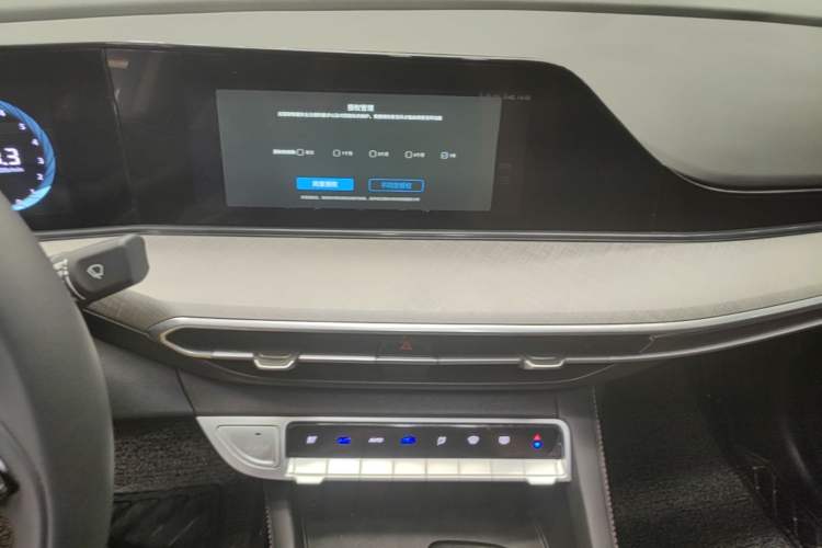 Used CHANGAN Eado 2024 PLUS Blue Whale NE 1.4T GDI DCT High-Energy Edition Audio And AC Panel