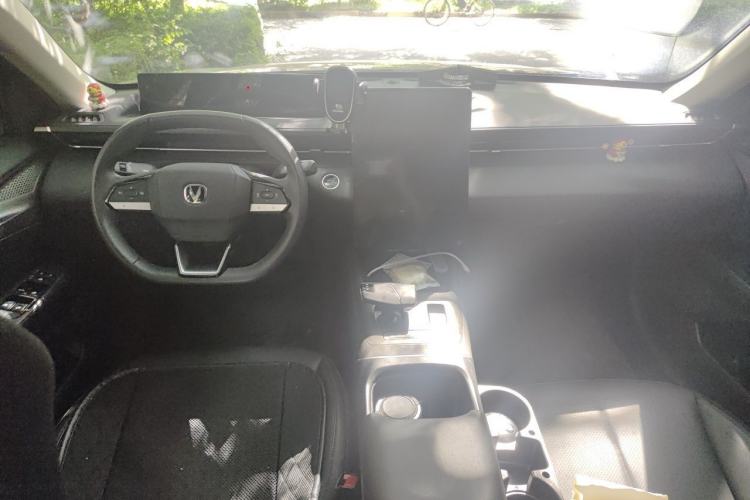 Used CHANGAN Eado 2024 1.5T GDI Automatic Prestige Edition Center Console